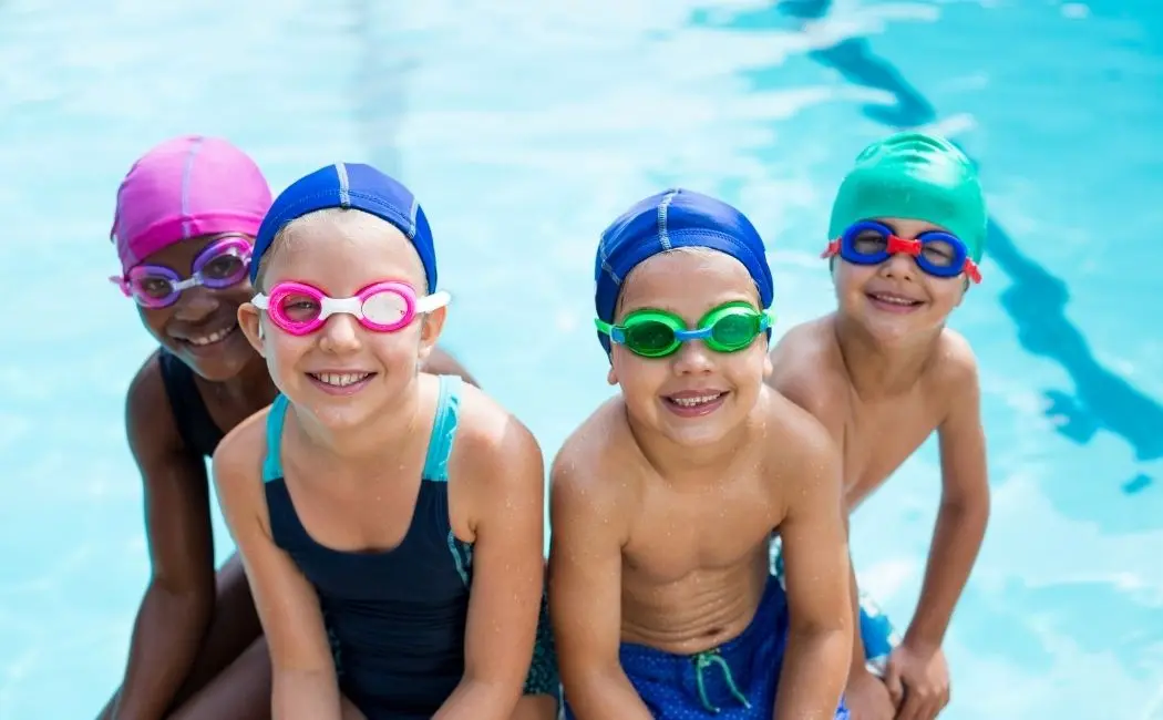 Wskazówki dotyczące pływania z dziećmi w basenie