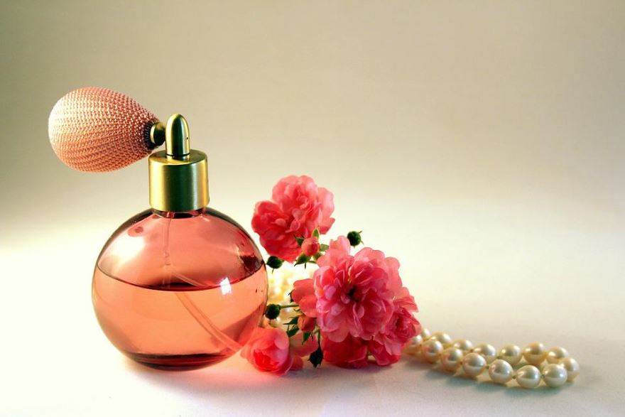 Cacharel Noa – klasyczne perfumy dla eleganckich kobiet