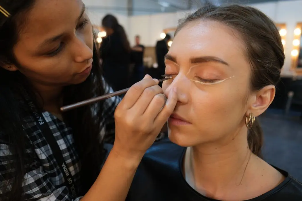 Urządzenia PMU do makijażu permanentnego – sprawdź profesjonalny sprzęt od Hanami