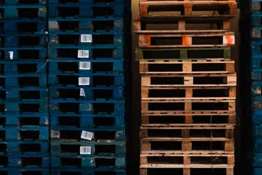 Dlaczego firmy logistyczne wybierają palety EURO do transportu międzynarodowego