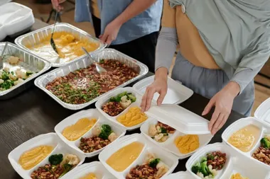 Catering dietetyczny w domu - wygoda bez codziennego gotowania