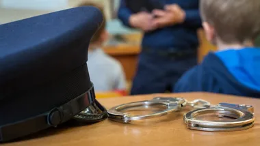 Policjanci w szkołach uczą dzieci reagować na hejt i przemoc