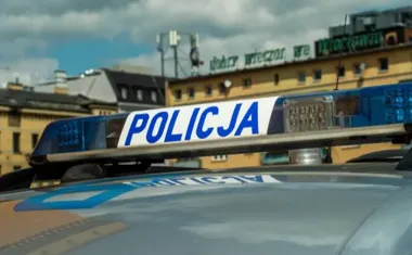 Zima na drogach - mokre liście, oblodzenie i zagrożenie dla bezdomnych