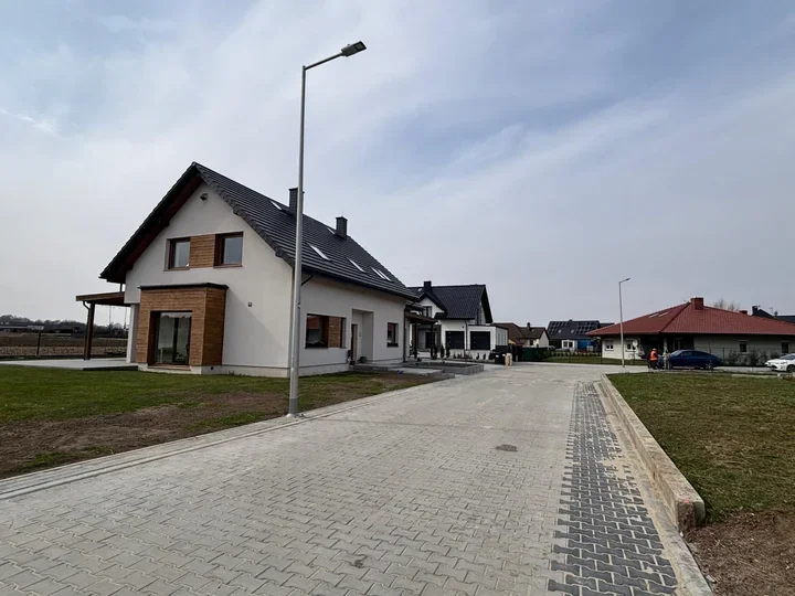 Koniec błota i kurzu na Osiedlowej w Kłodnicy po dużej przebudowie