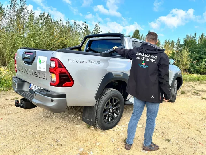 Toyota Hilux za 250 tys. zł zastąpiła 26-letnią Kię Sportage