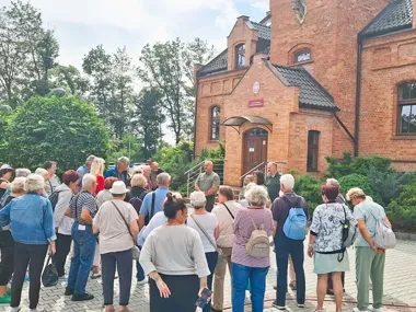 Szklane ogrody i rozmowy przy ognisku. Seniorzy spotkali się ponad granicą