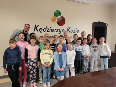 Trzecioklasiści sprawdzili, jak działa miasto. Wizyta w monitoringu zrobiła wrażenie