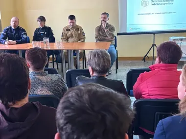 Na Kuźniczce pytali o alarmy i ewakuację. Padały bardzo konkretne odpowiedzi