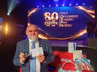 80 lat opolskiej piłki. Zastępca prezydenta Kędzierzyna-Koźla z medalem