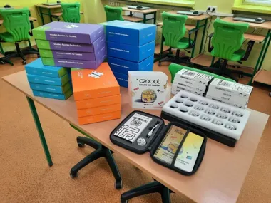 Ozoboty w PSP nr 19 uczą kodowania przez zabawę od podstaw