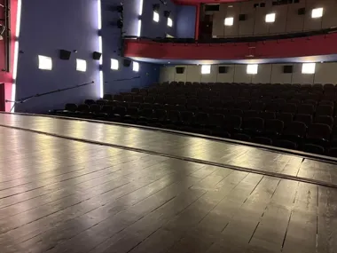 Scena w Chemiku odzyskała blask i po tygodniu znów przyjęła aktorów