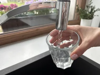 Blachownia po płukaniu sieci. Woda wraca, ale sanepid jeszcze bada próbki