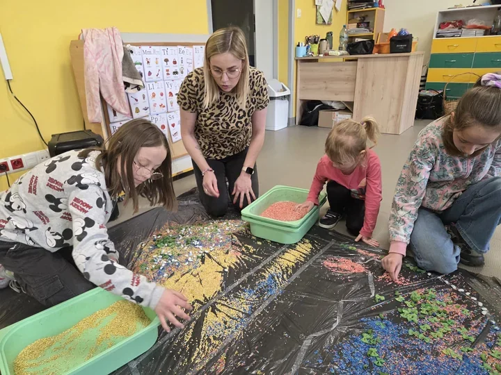 W przedszkolu dzieci i uczniowie przełamali bariery podczas wiosennych warsztatów