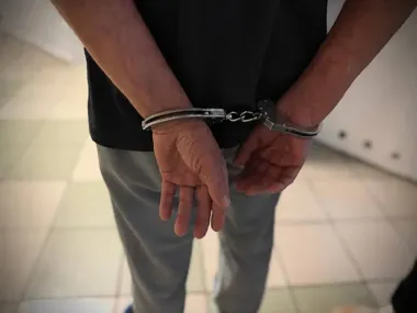 44-latek polował na miejskie koziołki. Siekierą odcinał ich elementy