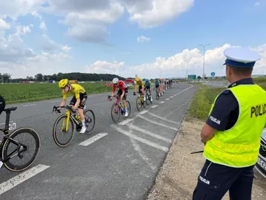 Tour de Pologne w powiecie kędzierzyńsko-kozielskim - policja zabezpieczała trasę