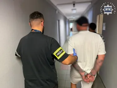 Cofanie skończyło się dwoma autami i zakazem dla 29-latka