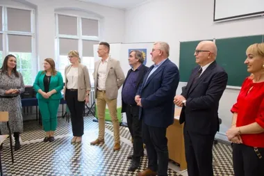 Młode talenty fryzjerskie triumfują – uczennica ZS nr 1 zwyciężczynią wojewódzkiego finału