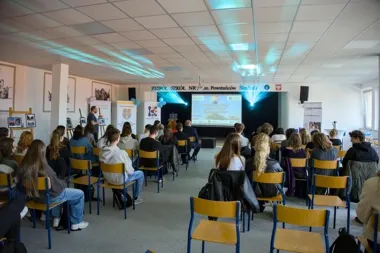 Młodzi zatrzymali Kędzierzyn-Koźle w kadrze i przypomnieli o życiu poza ekranem