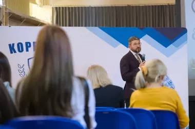 Około 530 uczennic rozmawiało o profilaktyce raka piersi w pięciu szkołach