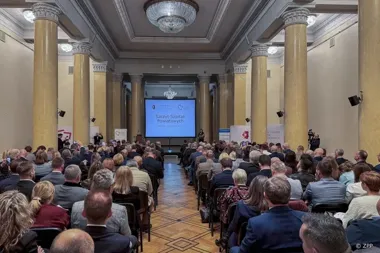 Ponad 100 mln zł na szpital, a przyszłość oddziałów wciąż niepewna